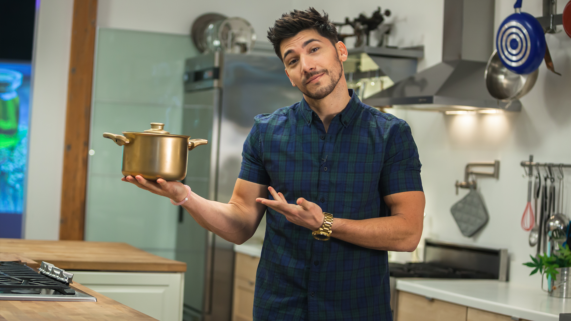 Host YouTube Celebrity Josh Leyva, Golden Pot, Cannabis, Weed, Cooking Competition, Cooking On High, Stage 13 Original, stage13network